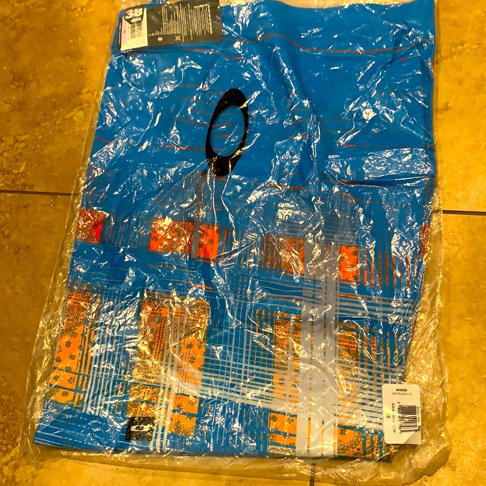 Oakley “Gridlock 21” board short